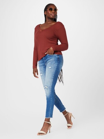 ABOUT YOU Curvy Shirt 'Christina' in Rood