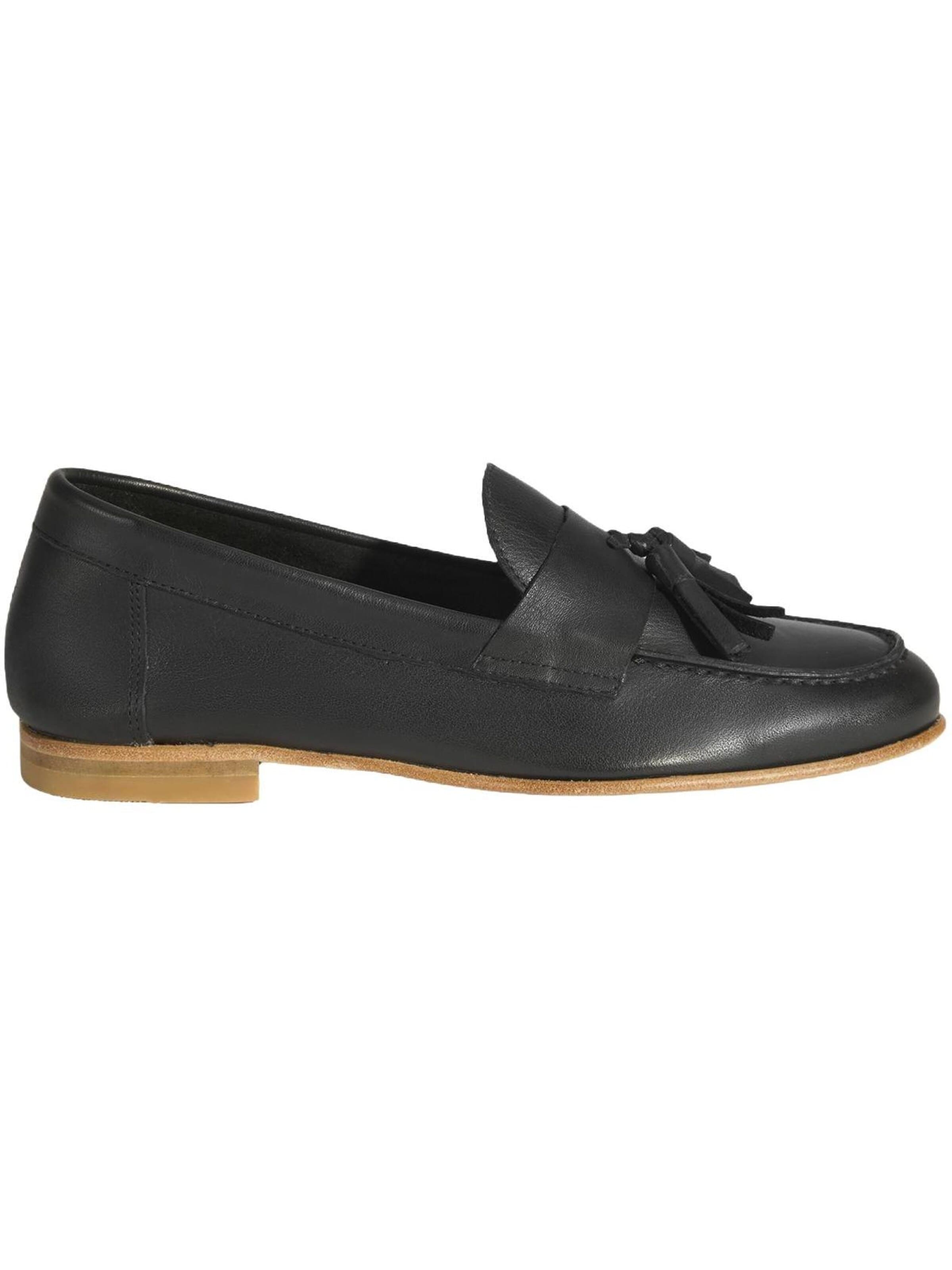 Desa Classic Flats in Black: front