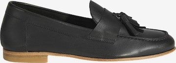 Desa Classic Flats in Black: front