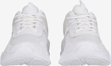Cruz Sneakers 'Oyearu' in White