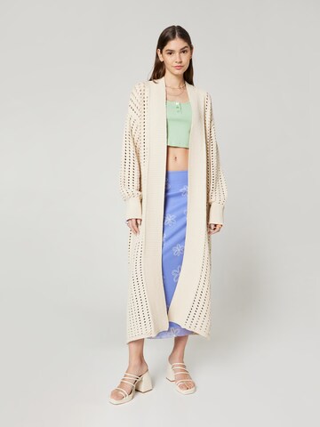 Cardigan 'Hillside View' florence by mills exclusive for ABOUT YOU en beige : devant