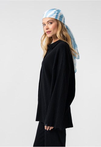Chemisier 'Fleur' OH APRIL en noir