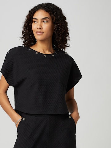 Tricou 'Fabia' de la Guido Maria Kretschmer Women pe negru: față