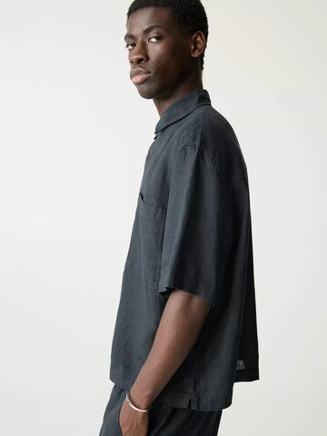 Pull&Bear Comfort Fit Košeľa - Modrá