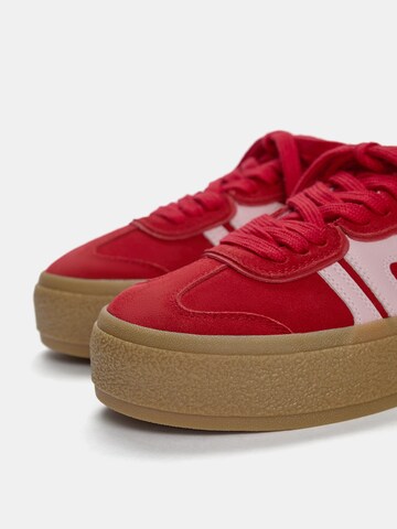 Pull&Bear Sneakers laag in Rood
