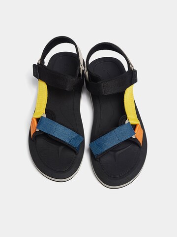 Pull&Bear Sandale in Mischfarben