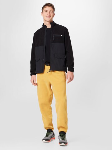 FARAH Between-Season Jacket in Black