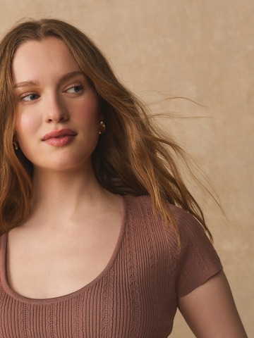 Pulover de la Next pe maro