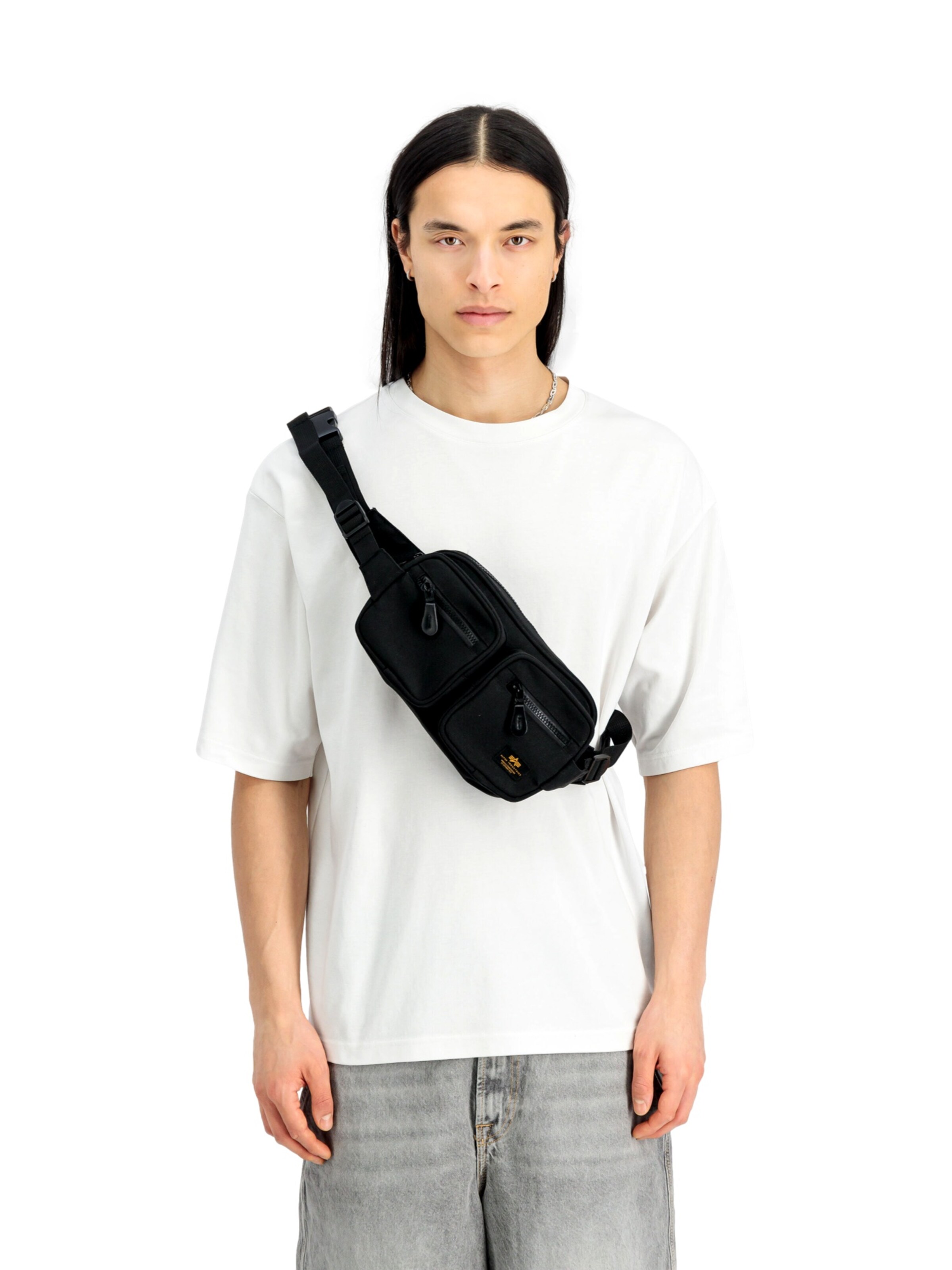 ALPHA INDUSTRIES Τσαντάκι μέσης σε μαύρο: μπροστά