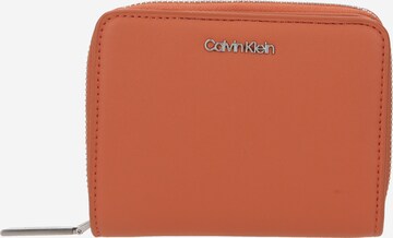 Porte-monnaies Calvin Klein en marron : devant