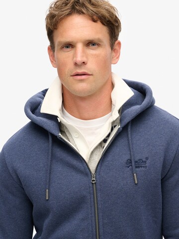 Superdry Sweatshirt 'ESSENTIAL' in Blauw