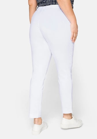 Coupe slim Pantalon SHEEGO en blanc