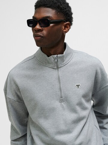 Hummel Sweatshirt 'BEE' in Grey