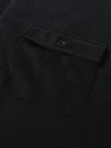 YOUTHUP Athletic Sweatshirt in Black
