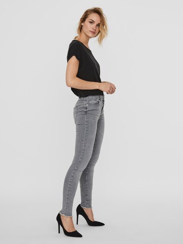 VERO MODA Skinny Jeans 'Hanna' in Grau
