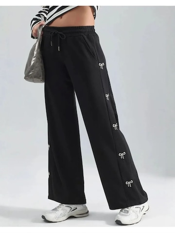 Lady Bersan Trousers 'Jogginghose' in Black: front