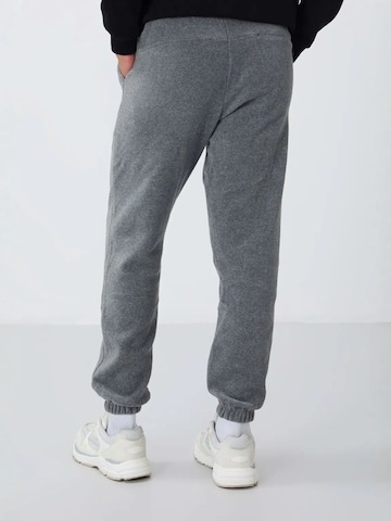 Tapered Pantaloni di Tommy Life in grigio