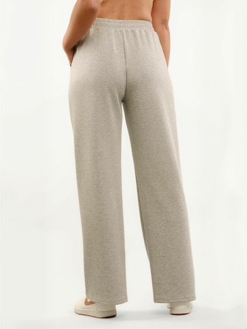 Regular Pantalon 'Henny' Liberte Essentiel en gris