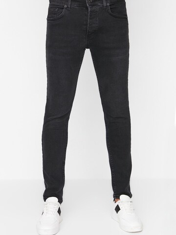 Trendyol Skinny Farkut värissä musta: etupuoli
