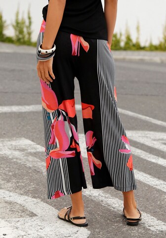 Wide leg Pantaloni de la LASCANA pe negru