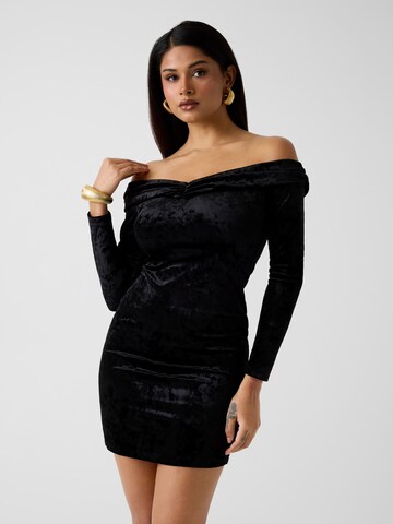 GUESS Kleid in Schwarz: Vorderseite