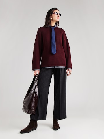 Pulover de la & Other Stories pe roșu