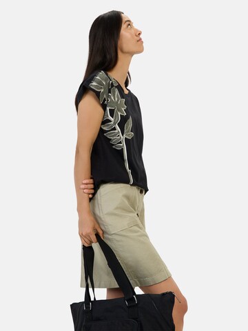 CAMEL ACTIVE T-Shirt mit Blumenprint aus Baumwolle in Schwarz