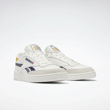 Sneaker bassa 'Revenge' di Reebok in bianco