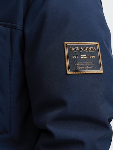 JACK & JONES Välikausiparka 'JJFINN' värissä sininen