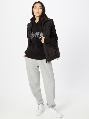 Sweat-shirt 'Alisa' WEEKDAY en noir