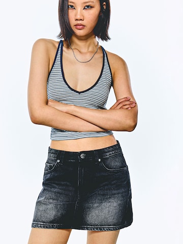 Bershka Rock in Schwarz: Vorderseite