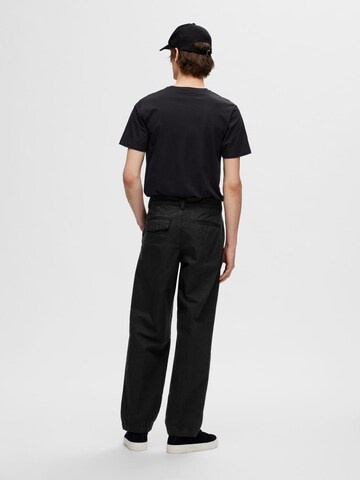 SELECTED HOMME Loosefit Veckad byxa i svart