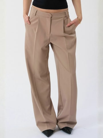 TEESHOPPEN - Regular Calças ' Mila ' em bege