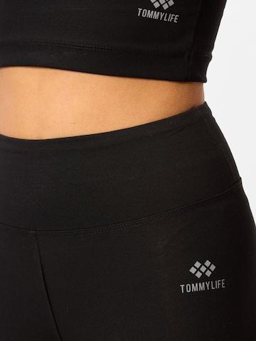 Tommy Life Spordidress, värv must