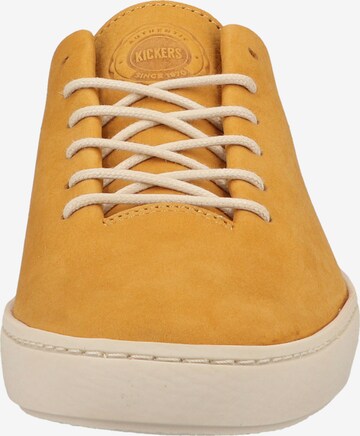 Chaussure de sport à lacets Kickers en jaune