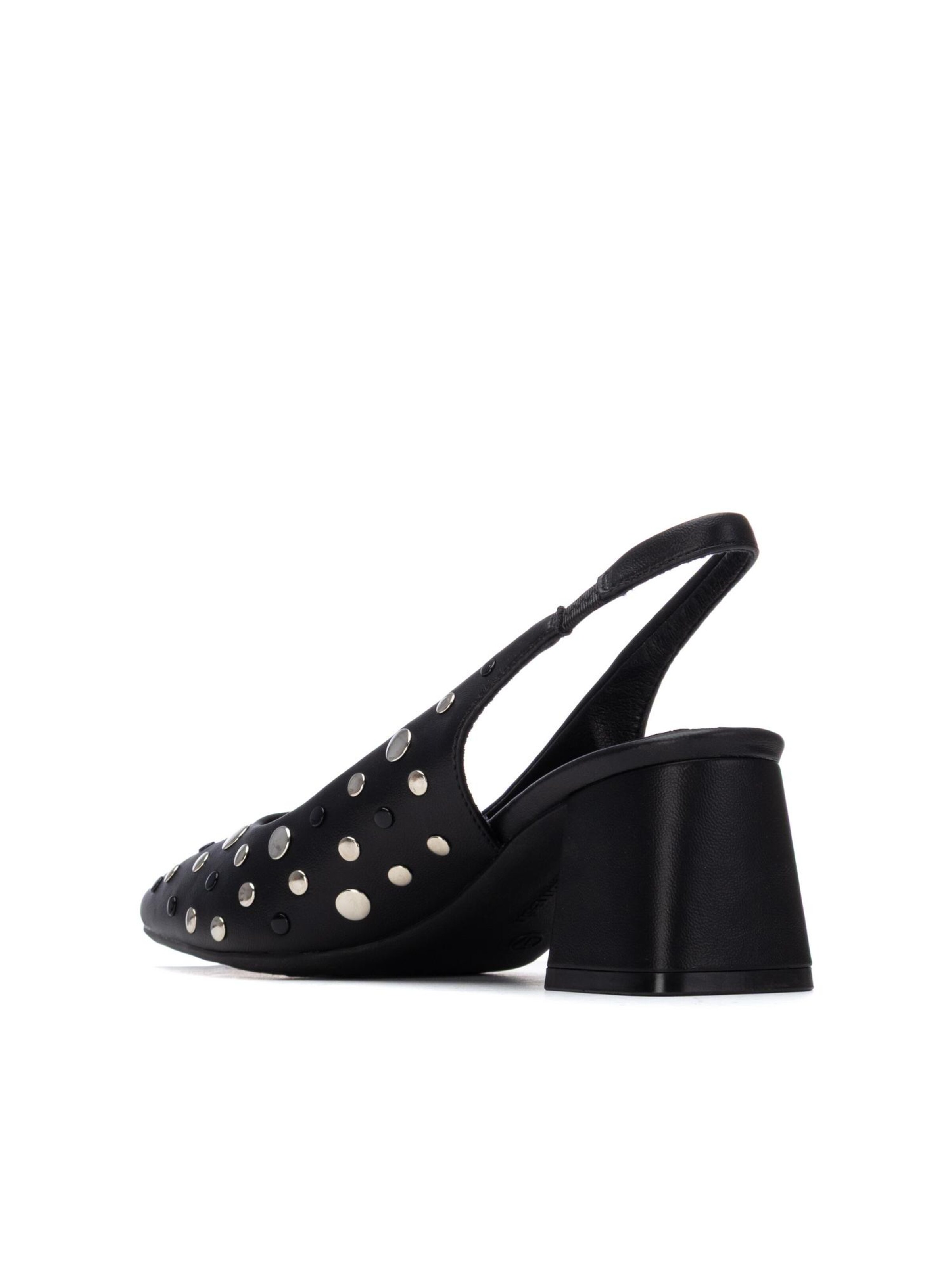 Refresh Pumps in Black