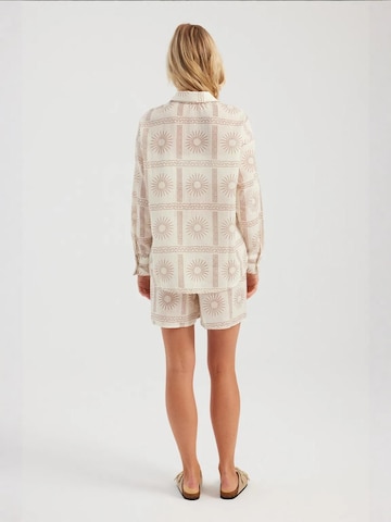 Hiccup Set: Bluse und Shorts in Beige