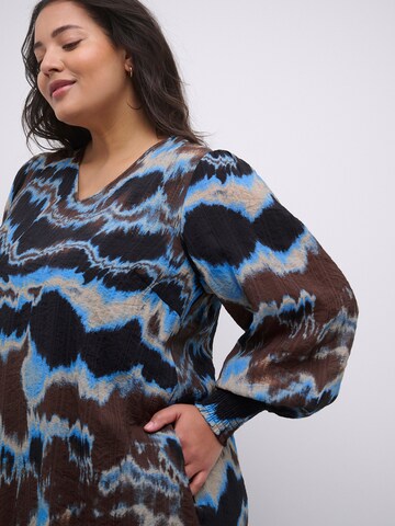 Robe 'Susse' KAFFE CURVE en bleu