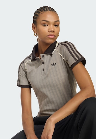 ADIDAS ORIGINALS - Camiseta en marrón
