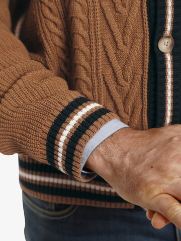 Charles Colby Strickjacke ' Duke Starks ' in Braun