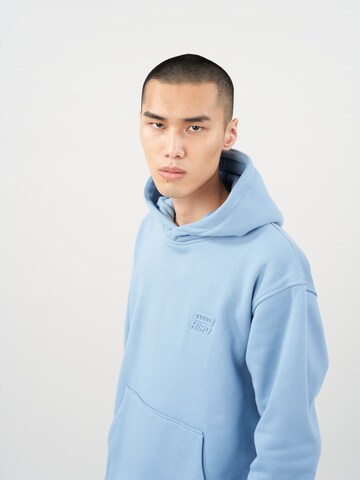 Cørbo Hiro - Sweatshirt 'Takeschi' em azul