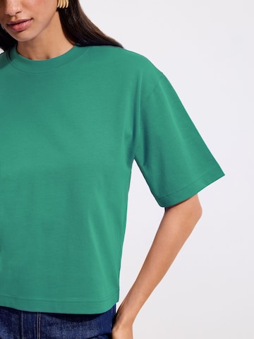 Friends Like These Shirt in Blue