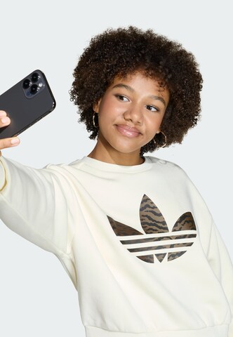 ADIDAS ORIGINALS - Sudadera en blanco