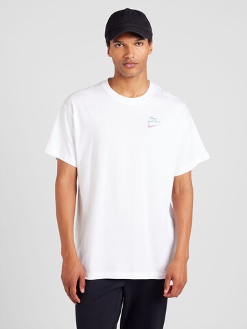 Tricou de la Nike Sportswear pe alb