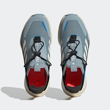 ADIDAS TERREX Lage schoen 'Voyager 21 Heat.Rdy Travel' in Grijs