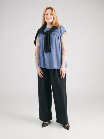Vero Moda Curve Blouse 'VMDEBBIE' in Blauw