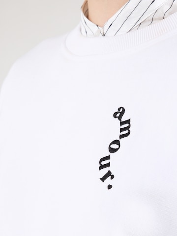 BOSS Свитшот 'Ever Valentine' в Белый