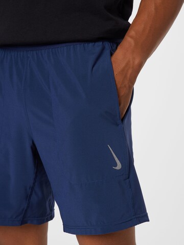 NIKE Regular Sporthose in Blau