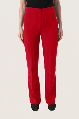 évasé Pantalon à plis SOAKED IN LUXURY en rouge : devant