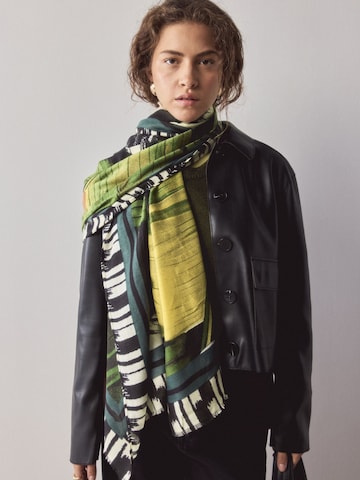 Next Kaulaliina värissä monivärinen